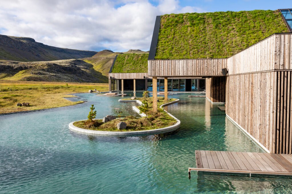 rEYKJABOD HOTSPRINGS, iCELANDS NEWEST GEOTHERMAL LAGOON AND BATHHOUSE. reykjaböð hot springs lagoon 2